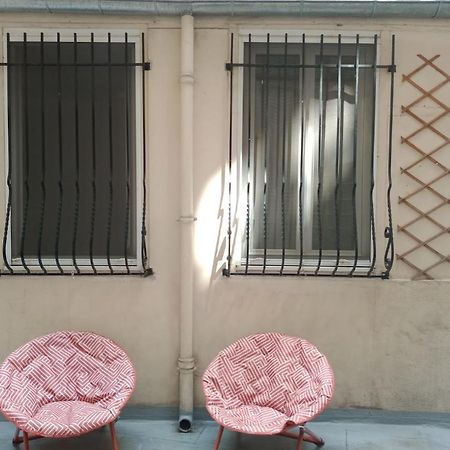 Petite Maison Avec Cour Dans Les Beaux Quartiers-Vous Faites Le Menage- Very Good Prices For T-H-E Location But You Have To Clea-N Th-E Flat Διαμέρισμα Παρίσι Εξωτερικό φωτογραφία