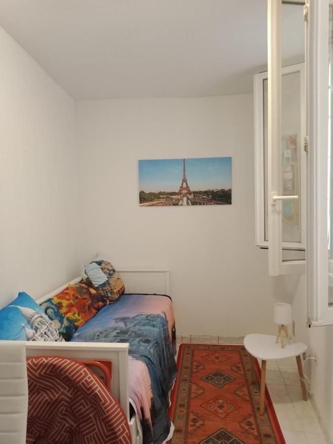 Petite Maison Avec Cour Dans Les Beaux Quartiers-Vous Faites Le Menage- Very Good Prices For T-H-E Location But You Have To Clea-N Th-E Flat Διαμέρισμα Παρίσι Εξωτερικό φωτογραφία