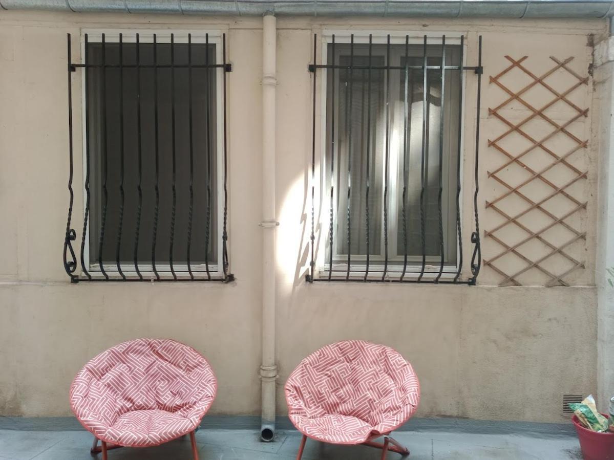 Petite Maison Avec Cour Dans Les Beaux Quartiers-Vous Faites Le Menage- Very Good Prices For T-H-E Location But You Have To Clea-N Th-E Flat Διαμέρισμα Παρίσι Εξωτερικό φωτογραφία