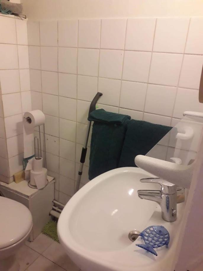 Petite Maison Avec Cour Dans Les Beaux Quartiers-Vous Faites Le Menage- Very Good Prices For T-H-E Location But You Have To Clea-N Th-E Flat Διαμέρισμα Παρίσι Εξωτερικό φωτογραφία