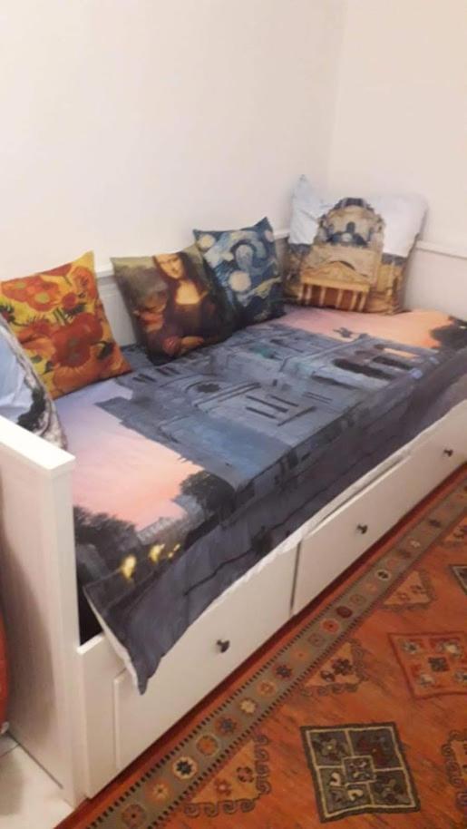 Petite Maison Avec Cour Dans Les Beaux Quartiers-Vous Faites Le Menage- Very Good Prices For T-H-E Location But You Have To Clea-N Th-E Flat Διαμέρισμα Παρίσι Εξωτερικό φωτογραφία