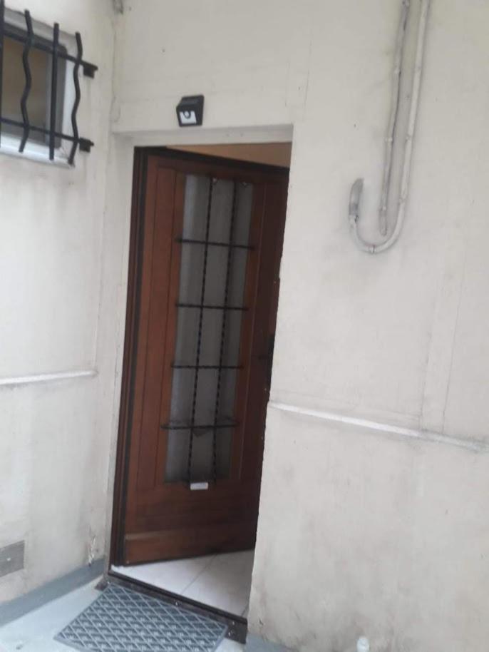 Petite Maison Avec Cour Dans Les Beaux Quartiers-Vous Faites Le Menage- Very Good Prices For T-H-E Location But You Have To Clea-N Th-E Flat Διαμέρισμα Παρίσι Εξωτερικό φωτογραφία