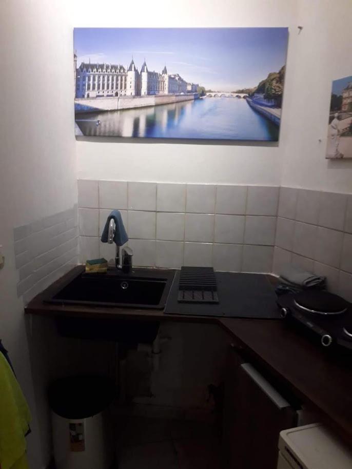 Petite Maison Avec Cour Dans Les Beaux Quartiers-Vous Faites Le Menage- Very Good Prices For T-H-E Location But You Have To Clea-N Th-E Flat Διαμέρισμα Παρίσι Εξωτερικό φωτογραφία
